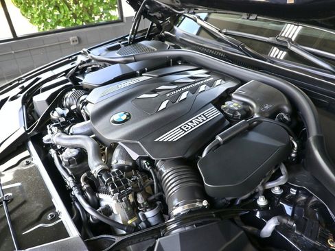 Used 2023 BMW M550i xDrive w/ Executive Package image 29