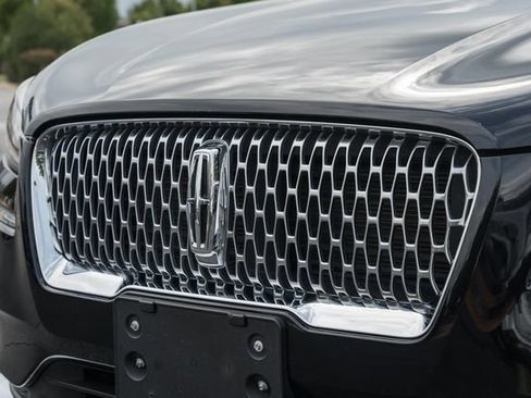 Used 2020 Lincoln Corsair AWD w/ Premium Package image 11