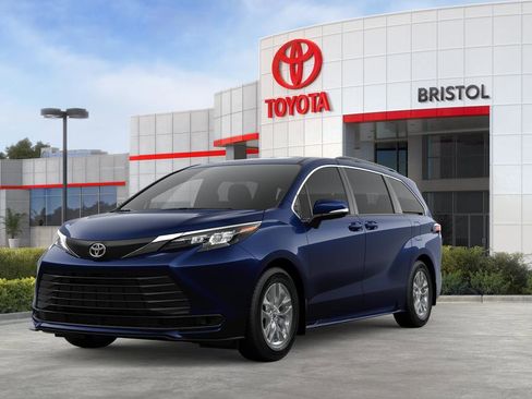 New 2026 Toyota Sienna LE image 1