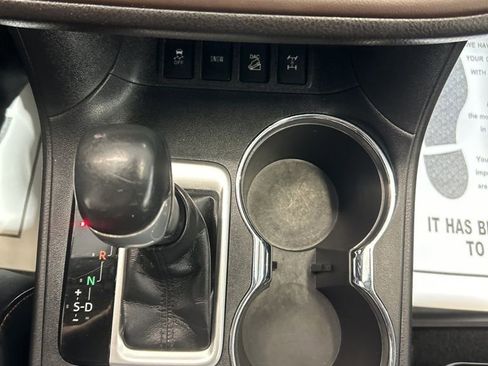 Used 2017 Toyota Highlander Plus image 36