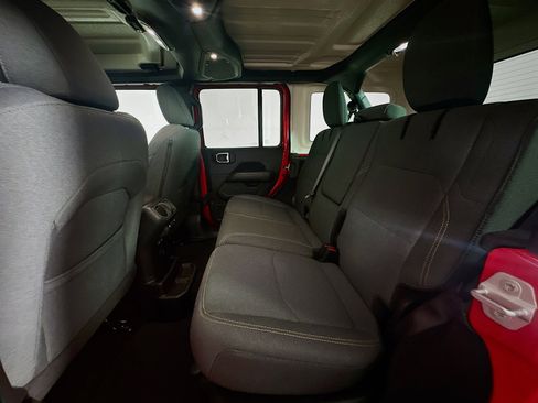 Used 2025 Jeep Wrangler Sahara w/ Safety Group image 26