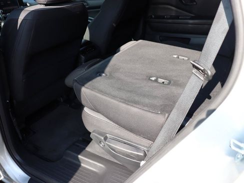 Used 2025 Nissan Pathfinder SV AWD/4WD image 27