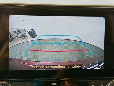 Used 2025 Toyota Highlander XLE image 14