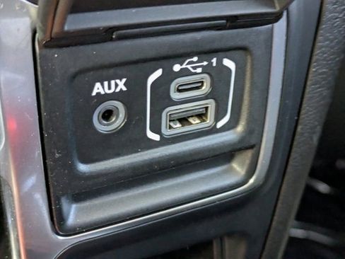 Used 2023 Jeep Gladiator Willys image 18