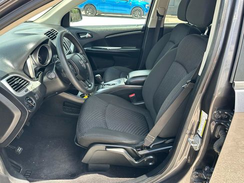 Used 2019 Dodge Journey SE w/ Blacktop Package FWD image 14