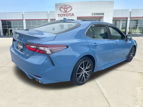 Used 2024 Toyota Camry SE w/ Convenience Package FWD image 5