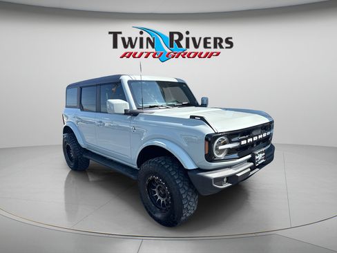 Used 2021 Ford Bronco Outer Banks AWD/4WD image 6