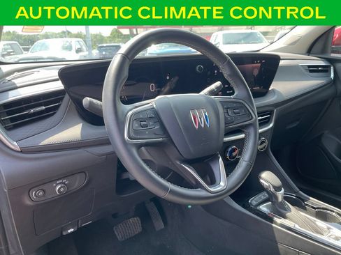 Used 2024 Buick Encore GX Preferred FWD image 17