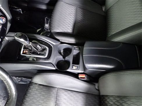 Used 2020 Nissan Rogue SV image 33