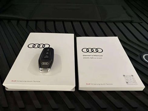 Used 2025 Audi Q6 e-tron Premium Plus w/ Premium Plus image 46