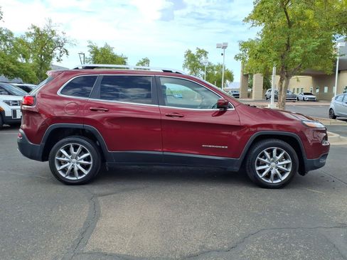 Used 2018 Jeep Cherokee Limited w/ Technology Group FWD image 6