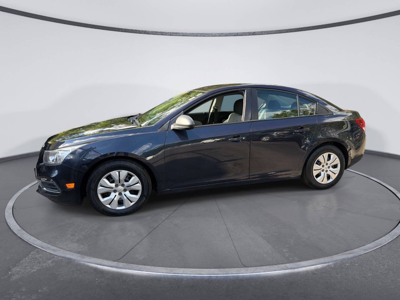 Used 2016 Chevrolet Cruze LS FWD image 2