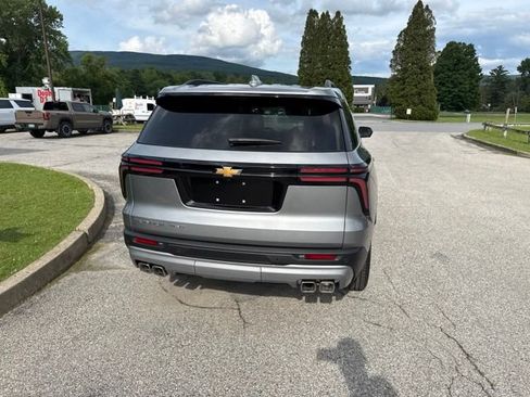 New 2026 Chevrolet Traverse LT w/ Driver Confidence Package AWD/4WD image 16