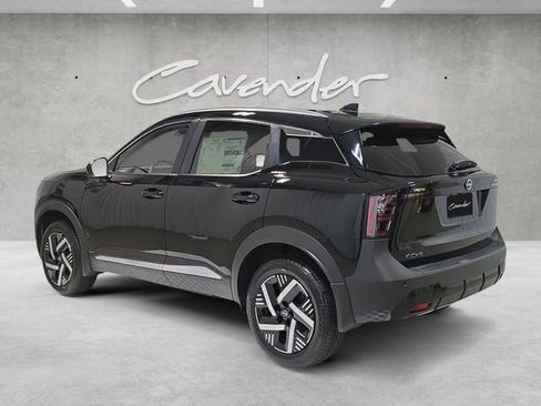 New 2026 Nissan Kicks SV image 14