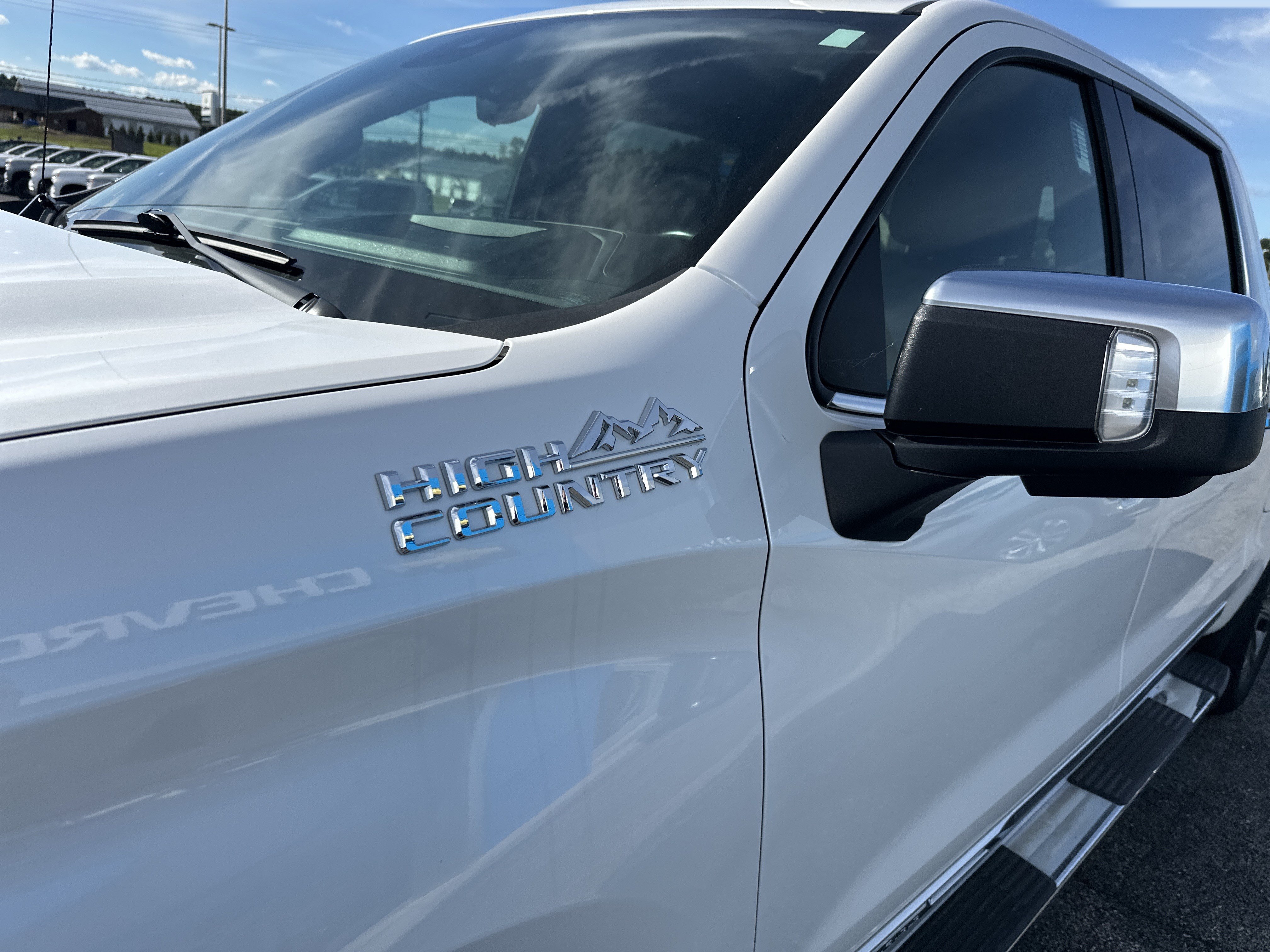 Certified 2023 Chevrolet Silverado 1500 High Country w/ Technology Package AWD/4WD image 4