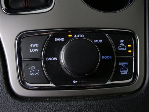Used 2017 Jeep Grand Cherokee Trailhawk AWD/4WD image 25
