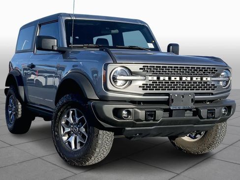 Used 2023 Ford Bronco Badlands image 3