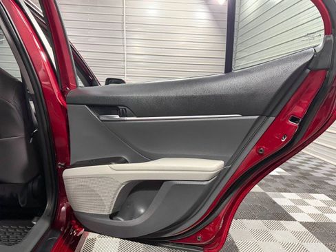 Used 2022 Toyota Camry LE image 32