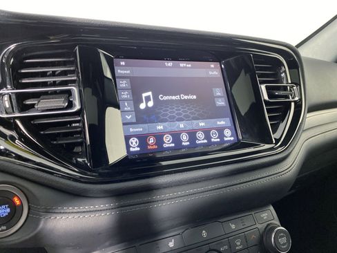 Used 2024 Dodge Durango SXT image 4