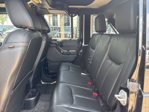 Used 2015 Jeep Wrangler Unlimited Sahara AWD/4WD image 12