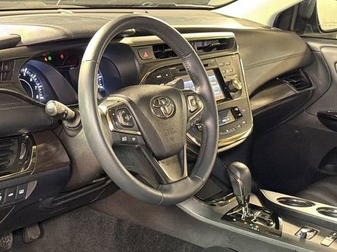 Used 2016 Toyota Avalon Limited image 26