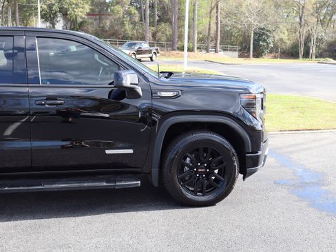 Used 2022 GMC Sierra 1500 Elevation w/ Elevation Premium Package image 12