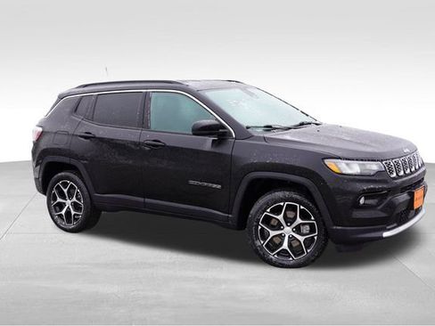 Certified 2024 Jeep Compass Limited image 2