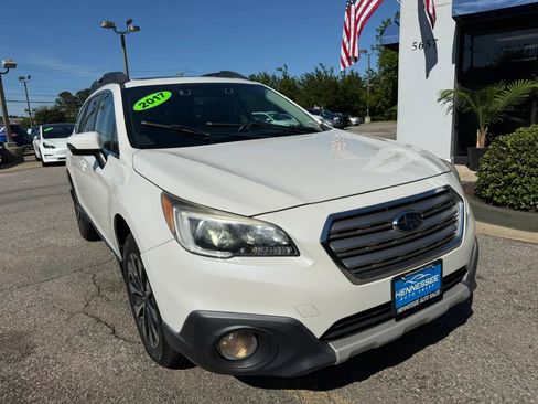 Used 2017 Subaru Outback 2.5i Limited AWD/4WD image 11