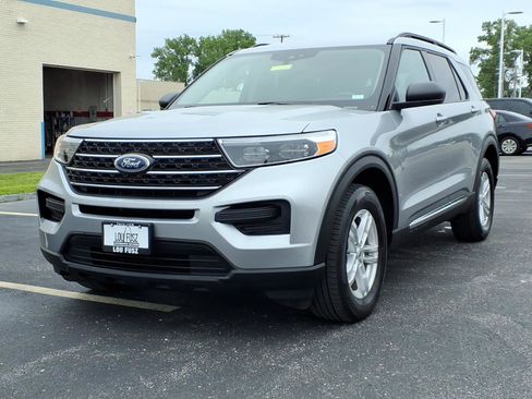Used 2023 Ford Explorer XLT w/ Class IV Trailer Tow Package AWD/4WD image 2