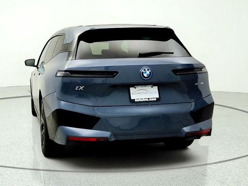 Used 2024 BMW iX xDrive50 w/ Premium Package AWD/4WD image 6
