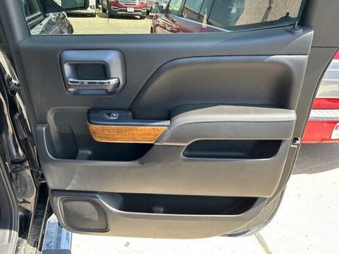 Used 2018 Chevrolet Silverado 1500 High Country image 18