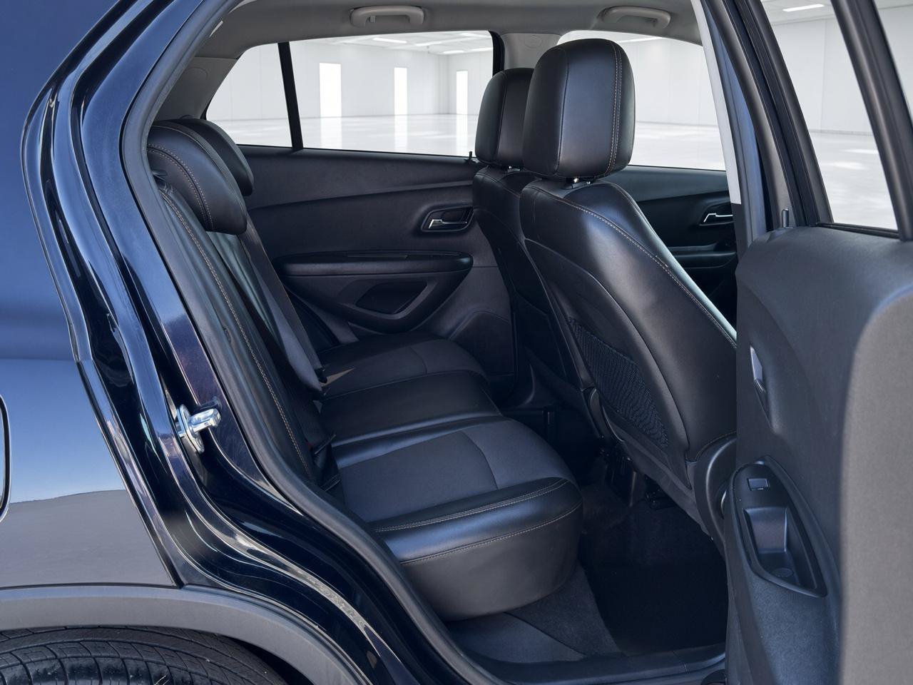 Used 2021 Chevrolet Trax LT FWD image 13