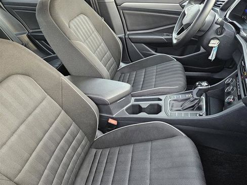 Used 2023 Volkswagen Jetta Sport image 10