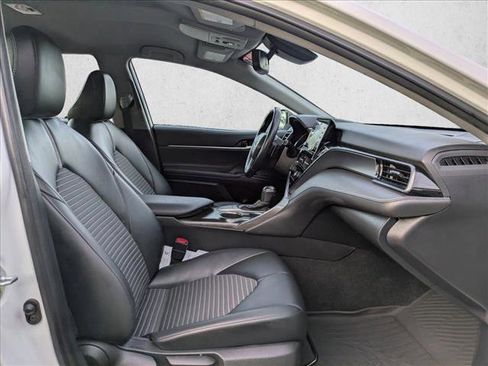 Certified 2022 Toyota Camry SE w/ Convenience Package image 19