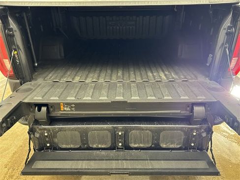 Certified 2024 GMC Sierra 1500 SLT image 27