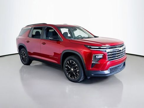 New 2025 Chevrolet Traverse LT w/ Sun and Wheel Package image 2