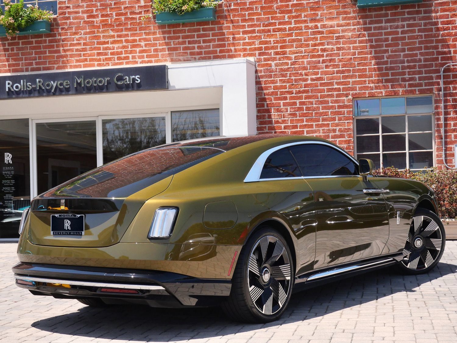 Used 2024 Rolls-Royce Spectre w/ Spectre Launch Package AWD/4WD image 2
