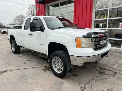 Used 2013 GMC Sierra 2500 W/T w/ Snow Plow Prep Package image 2