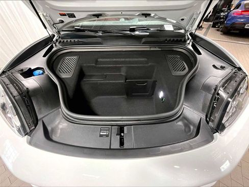 Used 2025 Porsche Macan 4S Electric image 37