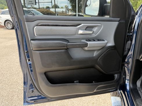Used 2023 RAM 1500 4x4 Crew Cab image 14