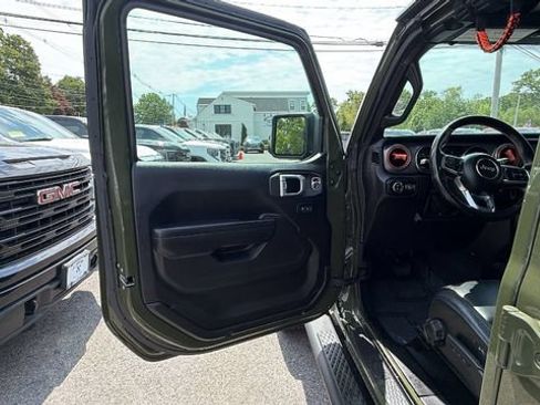 Used 2021 Jeep Gladiator Mojave AWD/4WD image 12