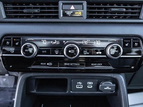 Used 2025 Honda Pilot Black Edition image 19