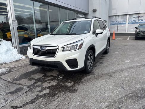 Used 2019 Subaru Forester Premium w/ All-Weather Package image 4