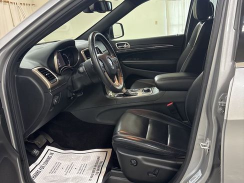 Used 2016 Jeep Grand Cherokee Limited w/ Trailer Tow Group IV image 9