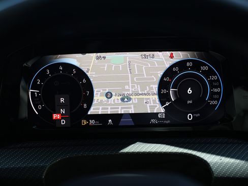 Used 2023 Volkswagen Golf R 2.0T image 34