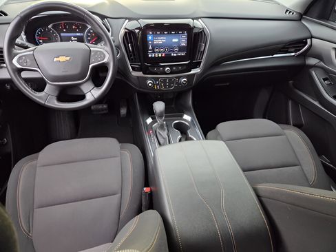 Used 2021 Chevrolet Traverse LT image 15