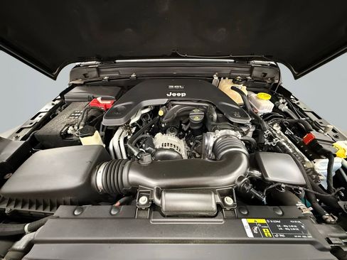 Used 2019 Jeep Wrangler Unlimited Sport S AWD/4WD image 22