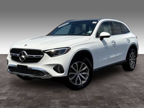 Used 2026 Mercedes-Benz GLC 300 4MATIC image 3