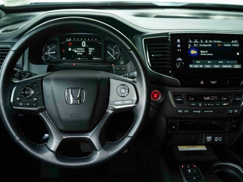 Certified 2022 Honda Passport TrailSport image 20