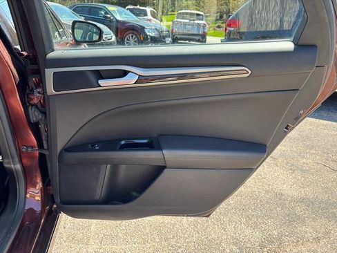 Used 2015 Ford Fusion SE w/ Equipment Group 202A FWD image 14